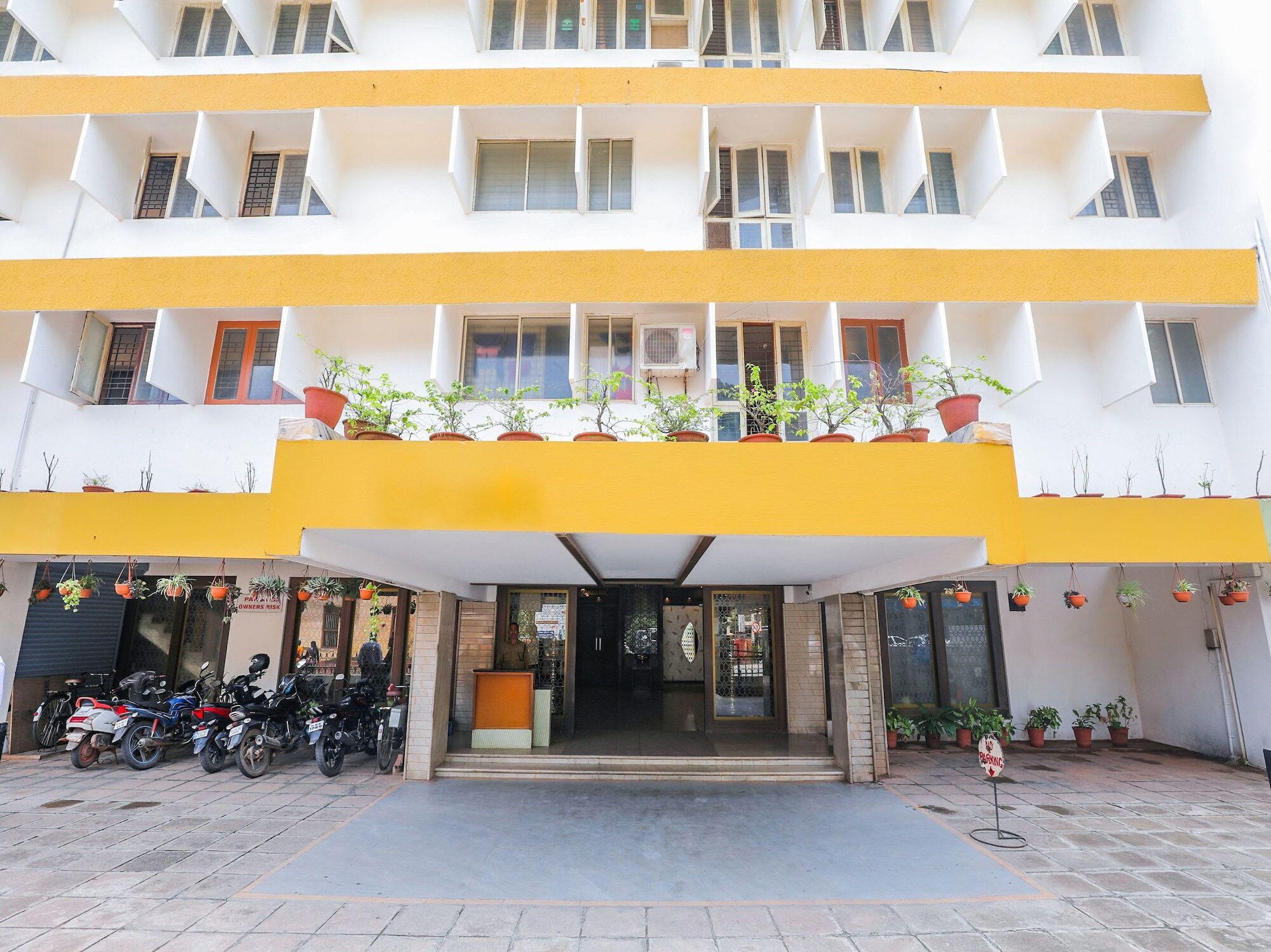 Oyo 17278 Hotel Srinivas Mangaluru Exterior foto